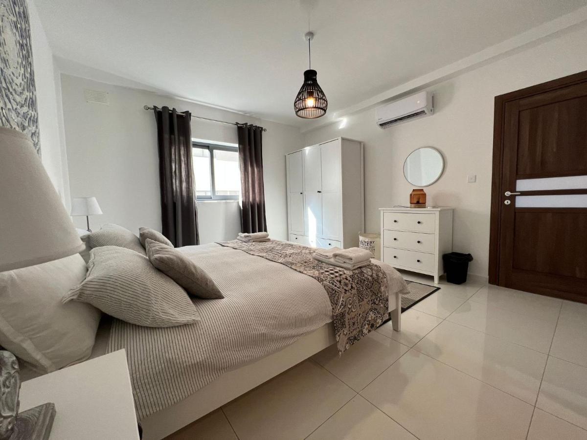 Brand New Apartment 2 Mins From Seafront Σεντ Πόλς Μπέι Εξωτερικό φωτογραφία