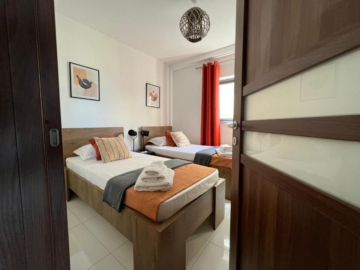 Brand New Apartment 2 Mins From Seafront Σεντ Πόλς Μπέι Εξωτερικό φωτογραφία