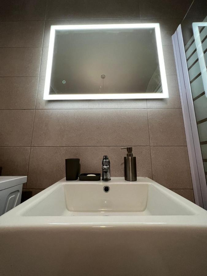 Brand New Apartment 2 Mins From Seafront Σεντ Πόλς Μπέι Εξωτερικό φωτογραφία