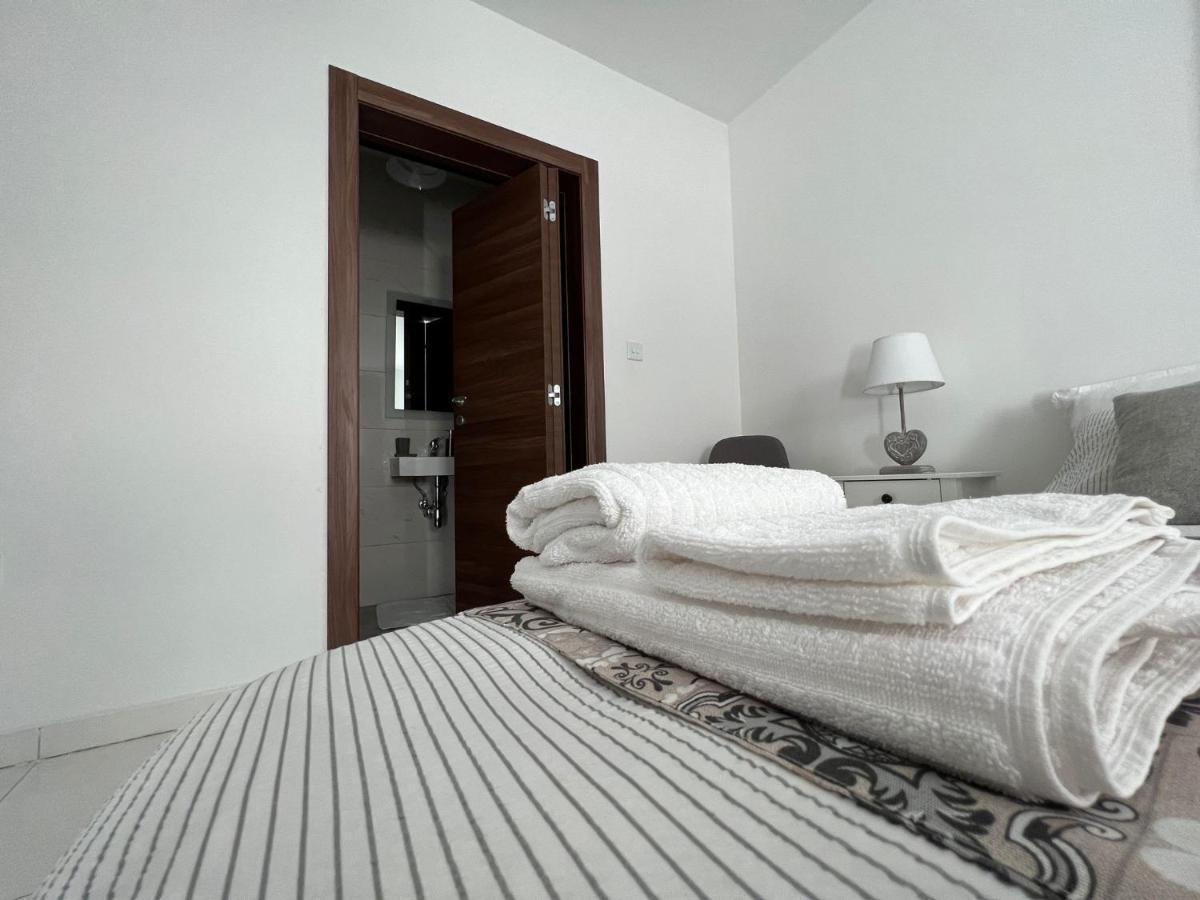 Brand New Apartment 2 Mins From Seafront Σεντ Πόλς Μπέι Εξωτερικό φωτογραφία