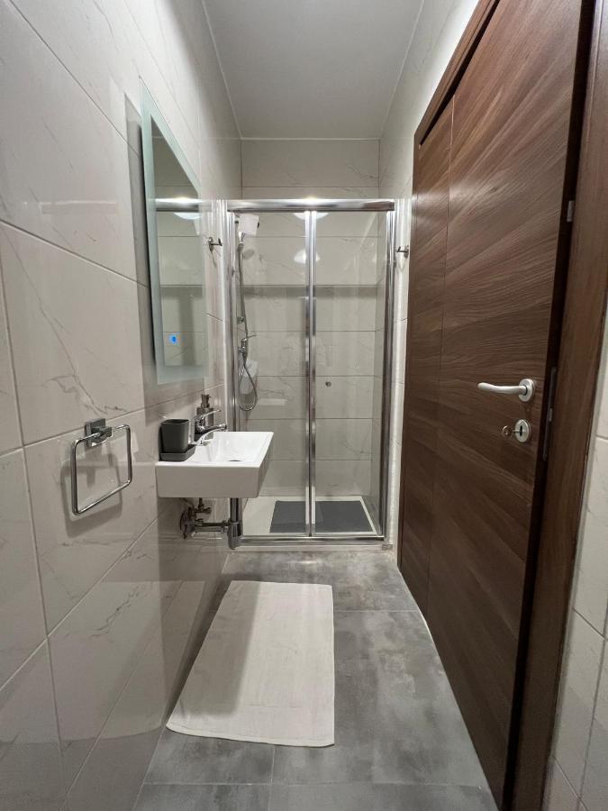 Brand New Apartment 2 Mins From Seafront Σεντ Πόλς Μπέι Εξωτερικό φωτογραφία